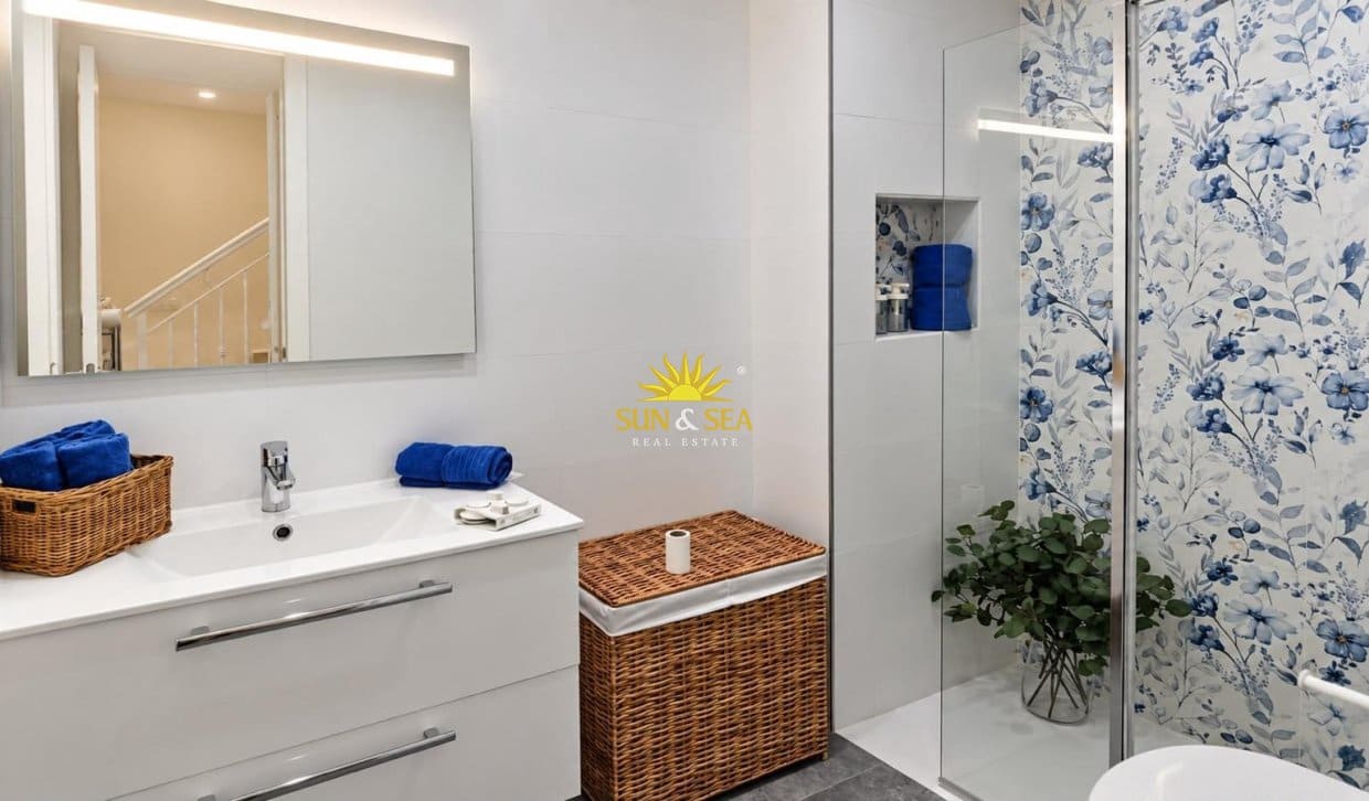 3 quarto Casa em Banda para venda em Orihuela Costa com piscina - 248 000 € (Ref: 10073378)