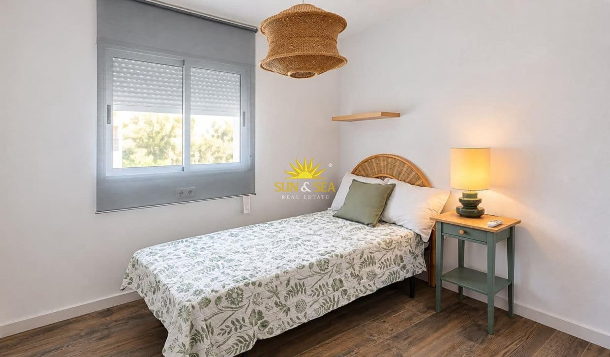 3 quarto Casa em Banda para venda em Orihuela Costa com piscina - 248 000 € (Ref: 10073378)