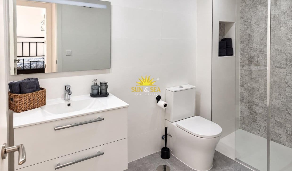 3 quarto Casa em Banda para venda em Orihuela Costa com piscina - 248 000 € (Ref: 10073378)