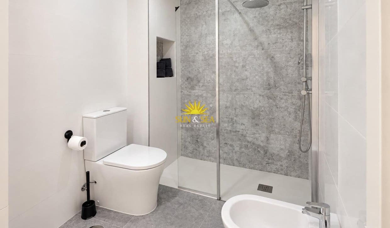3 quarto Casa em Banda para venda em Orihuela Costa com piscina - 248 000 € (Ref: 10073378)