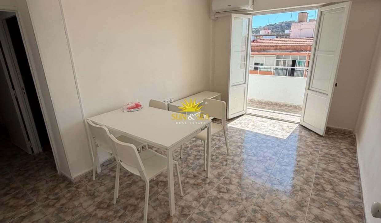 Apartamento de 2 habitaciones en Alicante / Alacant ciudad en alquiler - 925 € (Ref: 10076839)