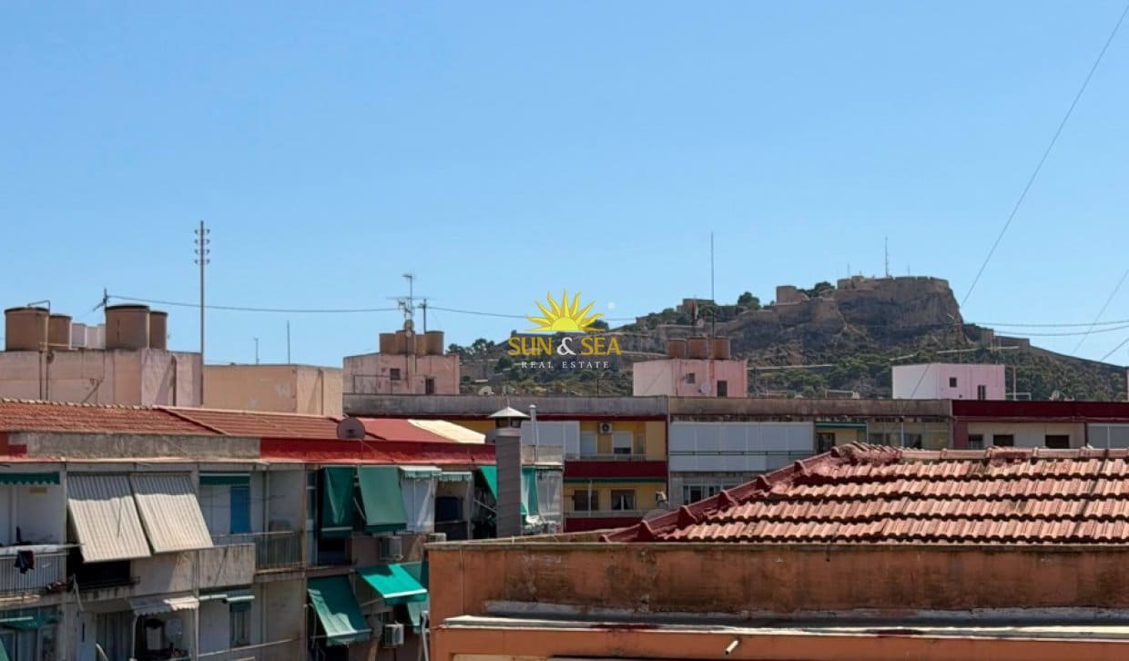 Apartamento de 2 habitaciones en Alicante / Alacant ciudad en alquiler - 925 € (Ref: 10076839)