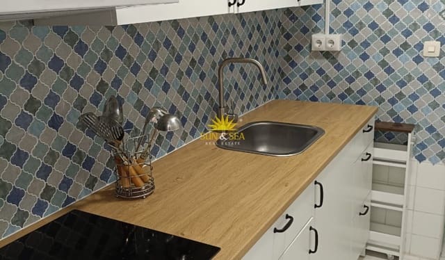 2 slaapkamer Appartement voor vakantieverhuur in Colonia Madrid, Benidorm - € 750 (Ref: 10077049)