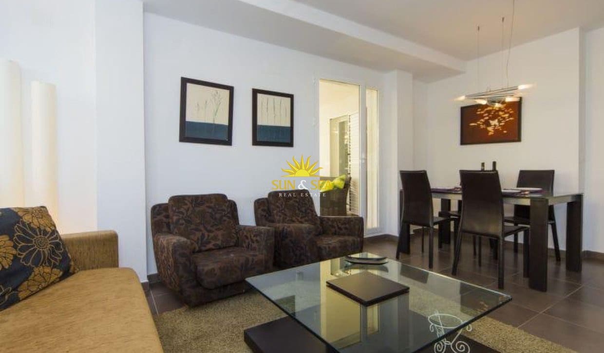   2 soveværelse   ferieLejlighed i Denia   med   swimmingpool  garage  - € 700 (Ref: 10077050)