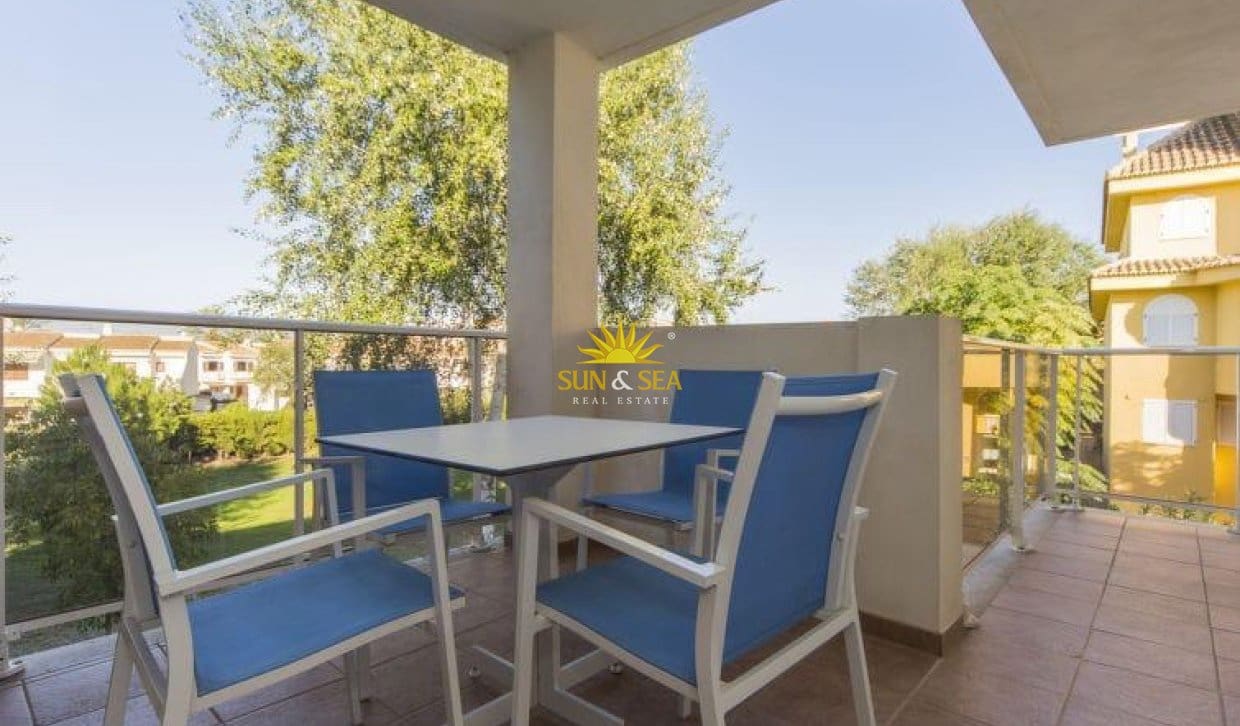   2 soveværelse   ferieLejlighed i Denia   med   swimmingpool  garage  - € 700 (Ref: 10077050)