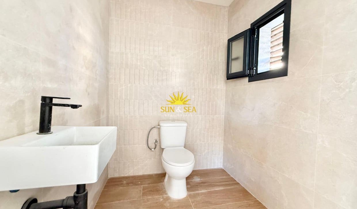 1 makuuhuone Kaupallinen vuokrattavana paikassa Orihuela Costa - 2 700 € (Ref: 10077051)