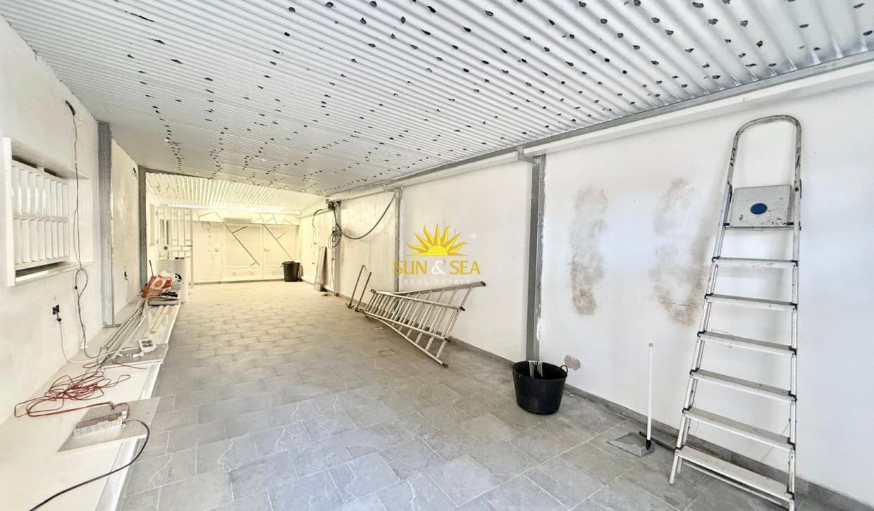 1 quarto Comercial para arrendar em Orihuela Costa - 1 500 € (Ref: 10077052)
