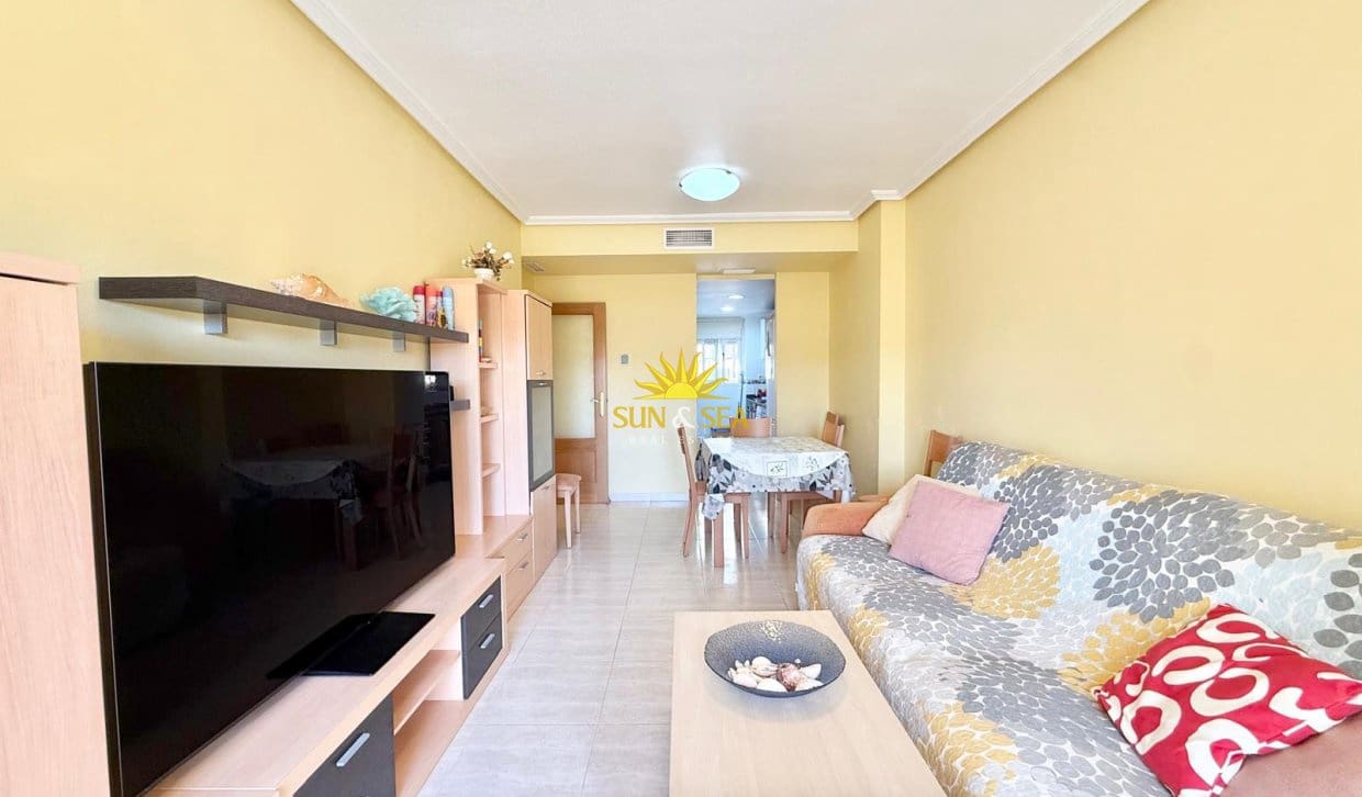 2 sovrum Lägenhet att hyra i Guardamar del Segura med pool garage - 950 € (Ref: 10077053)