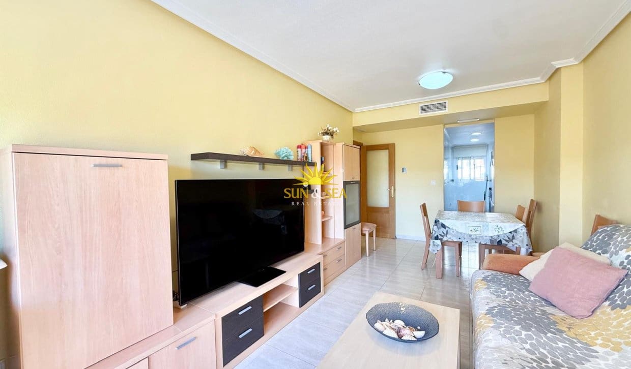 2 sovrum Lägenhet att hyra i Guardamar del Segura med pool garage - 950 € (Ref: 10077053)