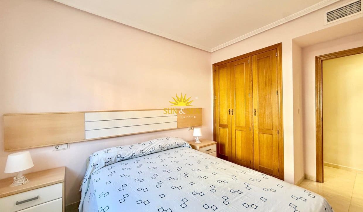 2 sovrum Lägenhet att hyra i Guardamar del Segura med pool garage - 950 € (Ref: 10077053)