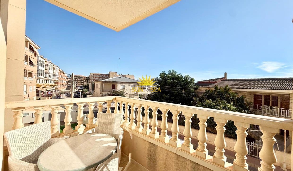 2 sovrum Lägenhet att hyra i Guardamar del Segura med pool garage - 950 € (Ref: 10077053)