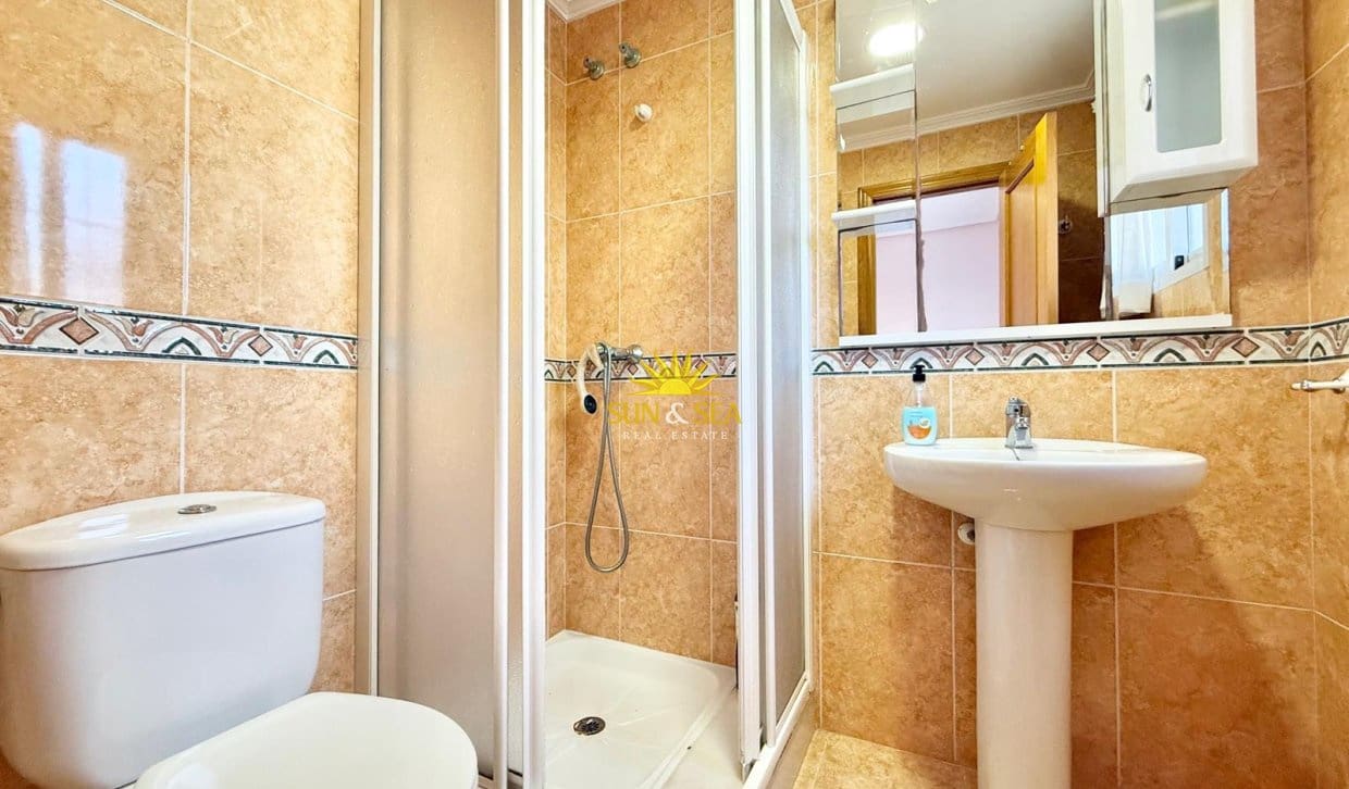 2 sovrum Lägenhet att hyra i Guardamar del Segura med pool garage - 950 € (Ref: 10077053)