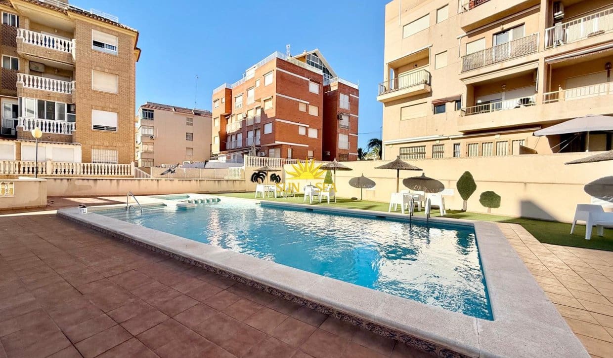 2 sovrum Lägenhet att hyra i Guardamar del Segura med pool garage - 950 € (Ref: 10077053)