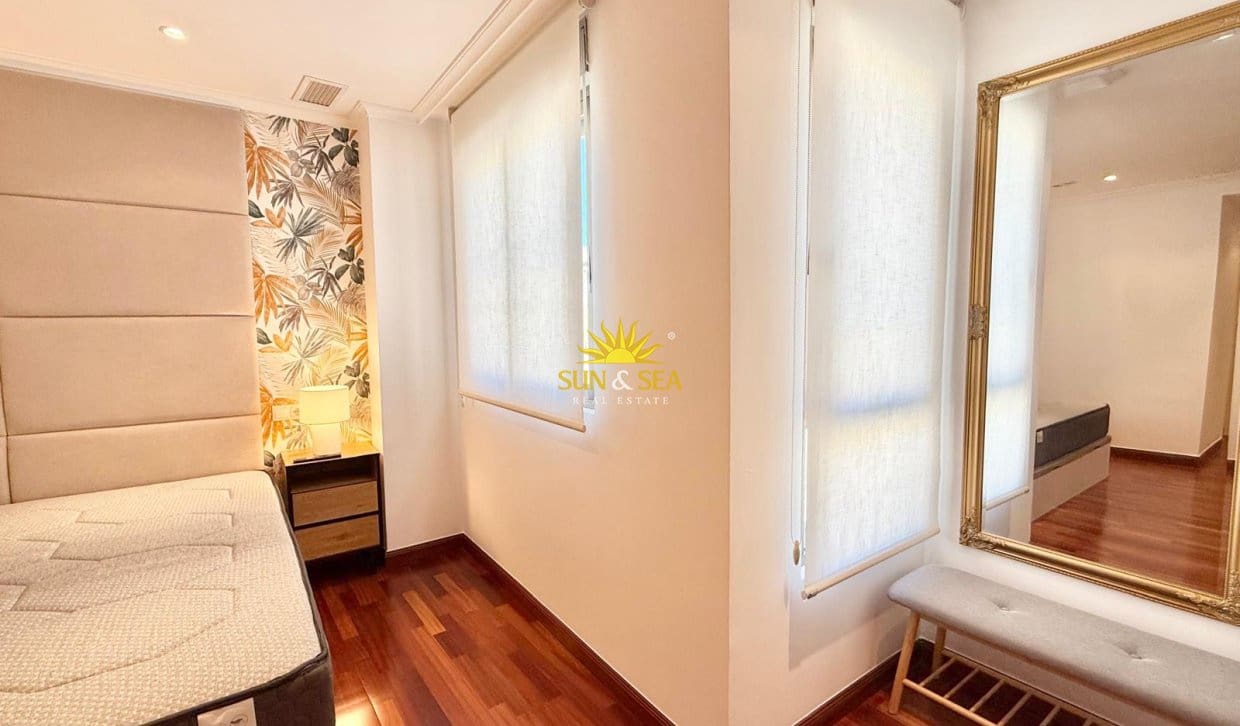 2 Zimmer Apartment zu vermieten in Torrevieja mit Garage - 1.500 € (Ref: 10077054)