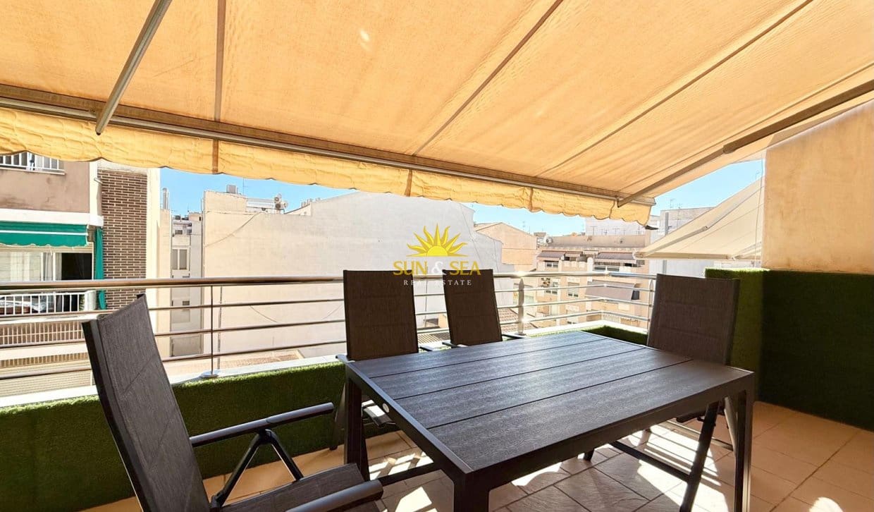 2 Zimmer Apartment zu vermieten in Torrevieja mit Garage - 1.500 € (Ref: 10077054)