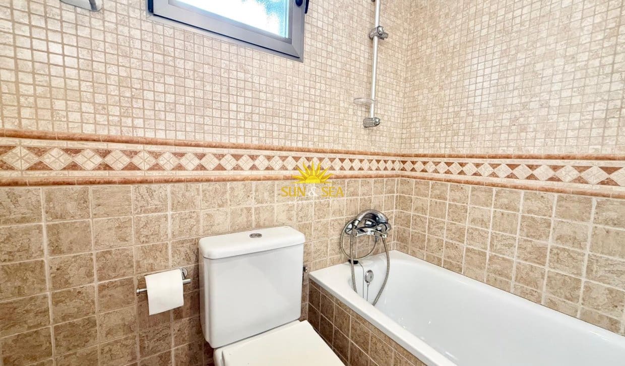 2 Zimmer Apartment zu vermieten in Torrevieja mit Garage - 1.500 € (Ref: 10077054)