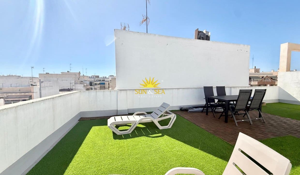2 Zimmer Apartment zu vermieten in Torrevieja mit Garage - 1.500 € (Ref: 10077054)