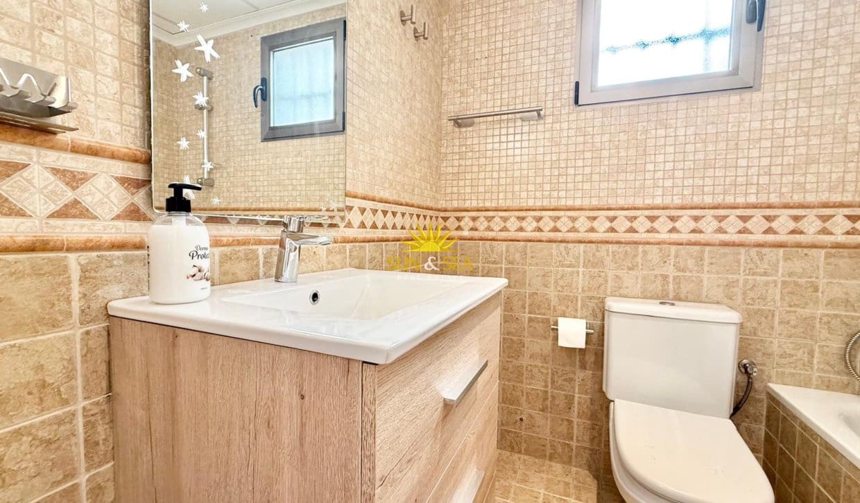 2 Zimmer Apartment zu vermieten in Torrevieja mit Garage - 1.500 € (Ref: 10077054)