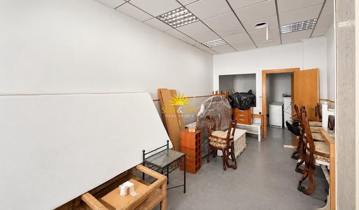 1 makuuhuone Kaupallinen myytävänä paikassa Torrevieja - 599 000 € (Ref: 10079036)