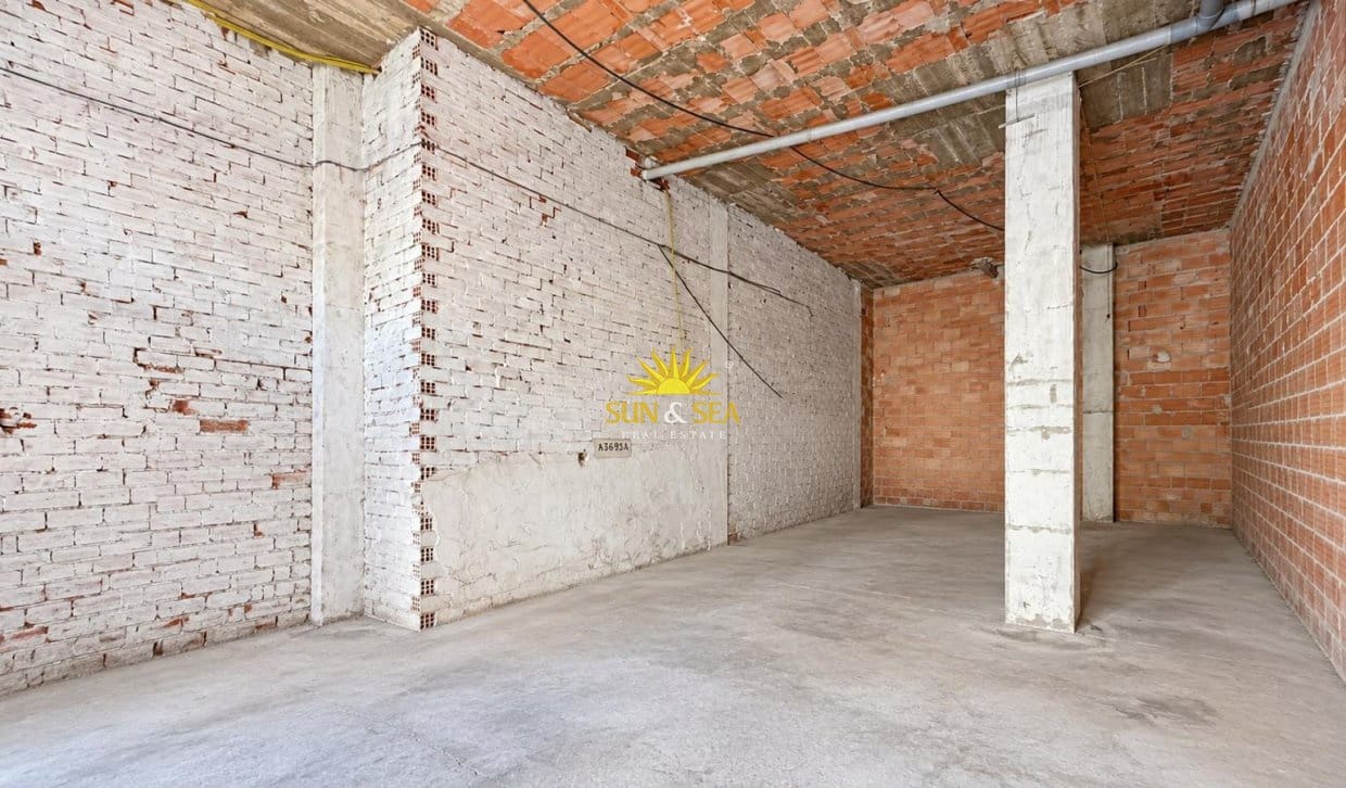 1 makuuhuone Kaupallinen myytävänä paikassa Torrevieja - 599 000 € (Ref: 10079036)