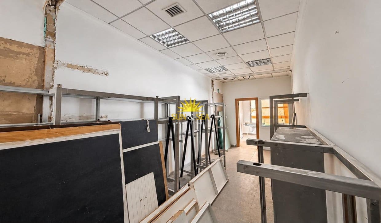 1 makuuhuone Kaupallinen myytävänä paikassa Torrevieja - 599 000 € (Ref: 10079036)