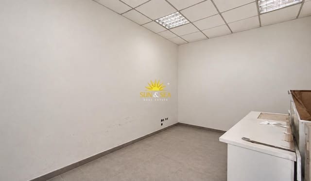 1 makuuhuone Kaupallinen myytävänä paikassa Centro - Muelle Pesquero, Torrevieja - 599 000 € (Ref: 10079036)