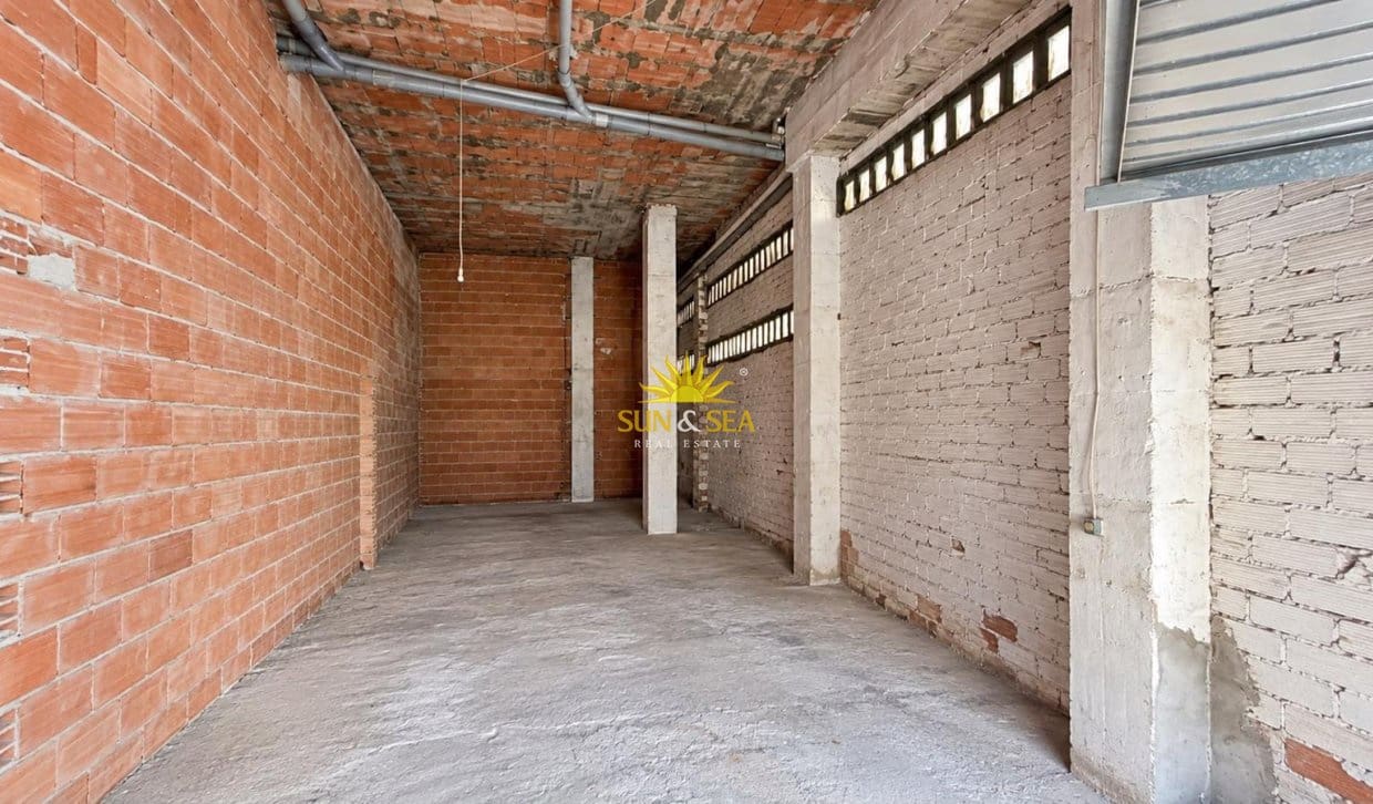 1 makuuhuone Kaupallinen myytävänä paikassa Torrevieja - 599 000 € (Ref: 10079036)