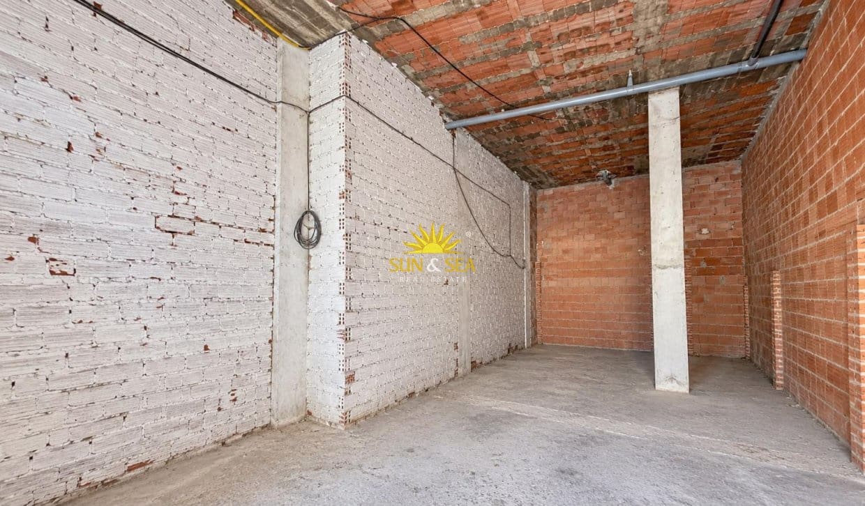 1 makuuhuone Kaupallinen myytävänä paikassa Torrevieja - 599 000 € (Ref: 10079036)