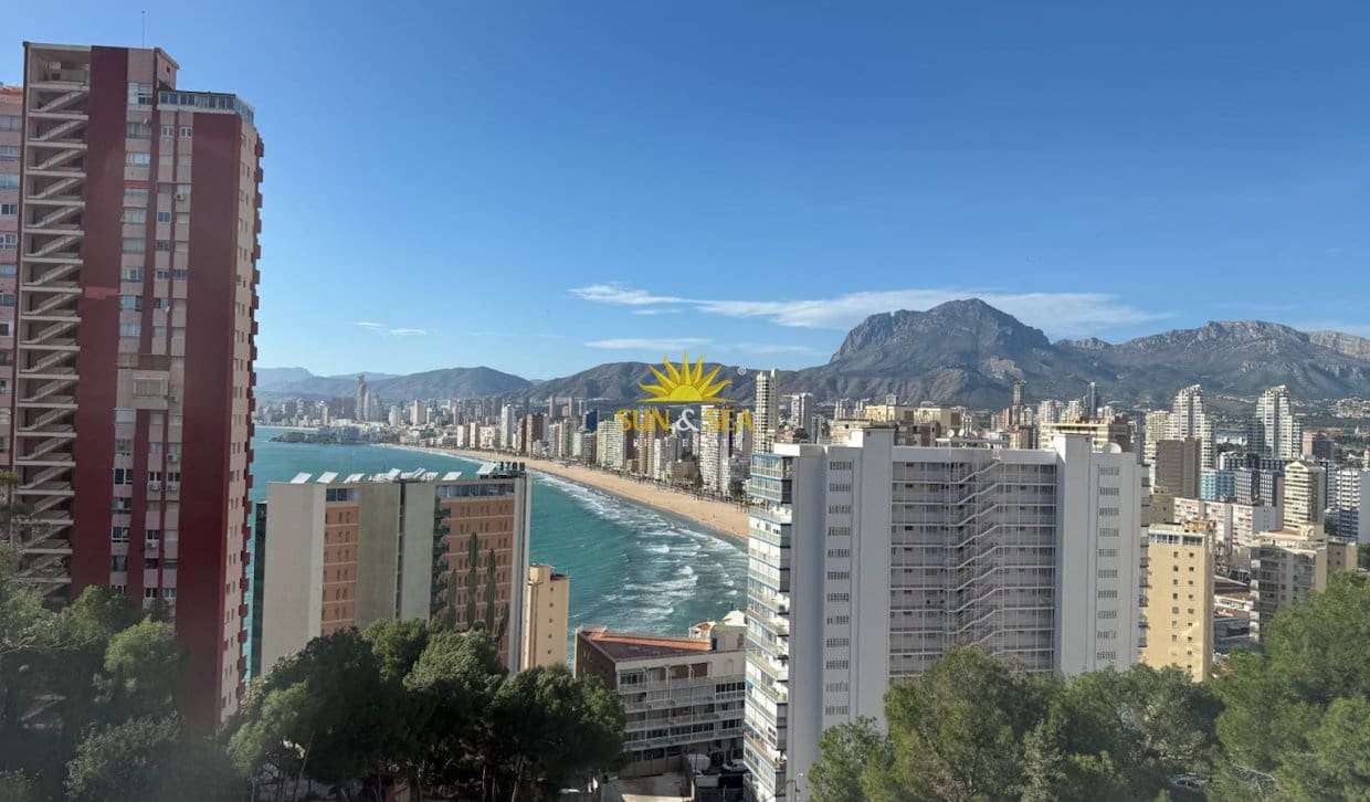 1 soveværelse Lejlighed til leje i Benidorm - € 1.200 (Ref: 10079037)