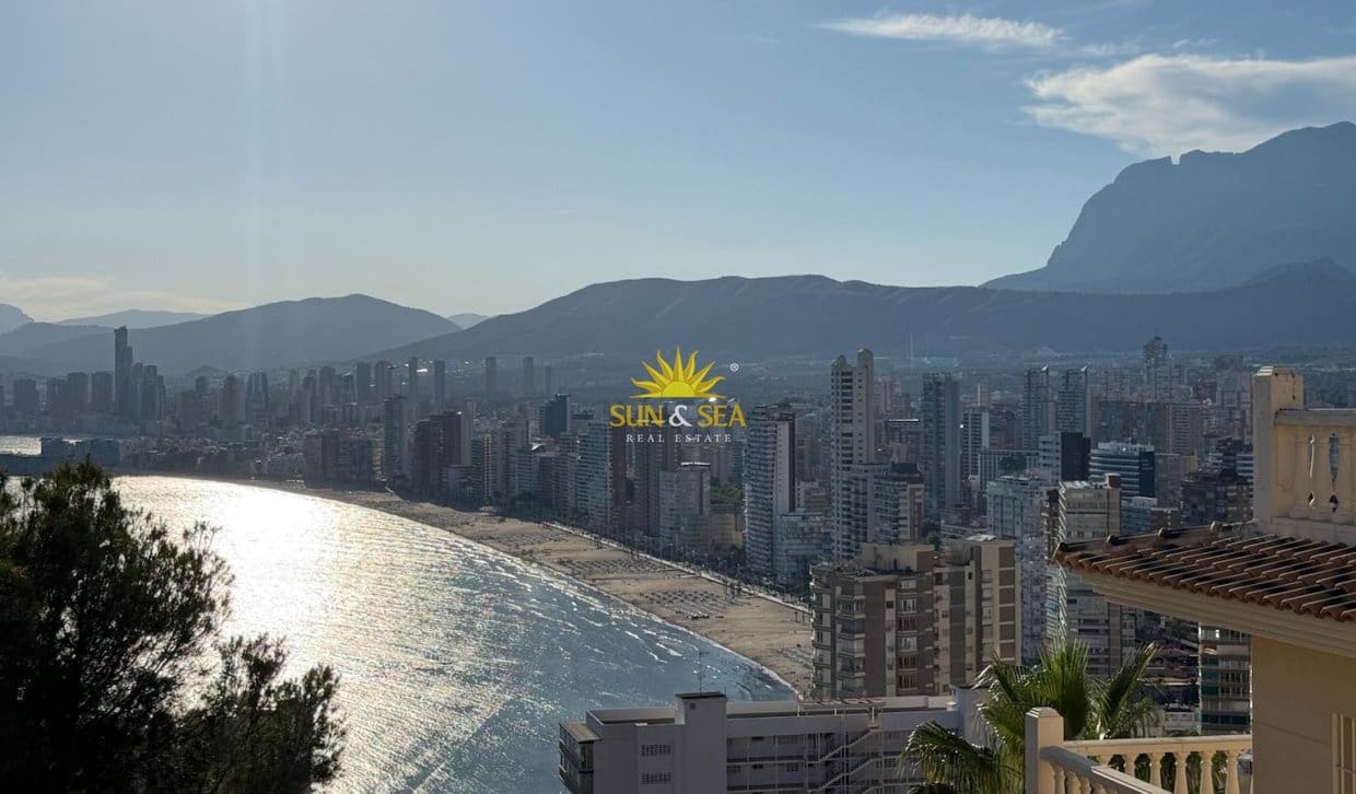 1 soveværelse Lejlighed til leje i Benidorm - € 1.200 (Ref: 10079037)