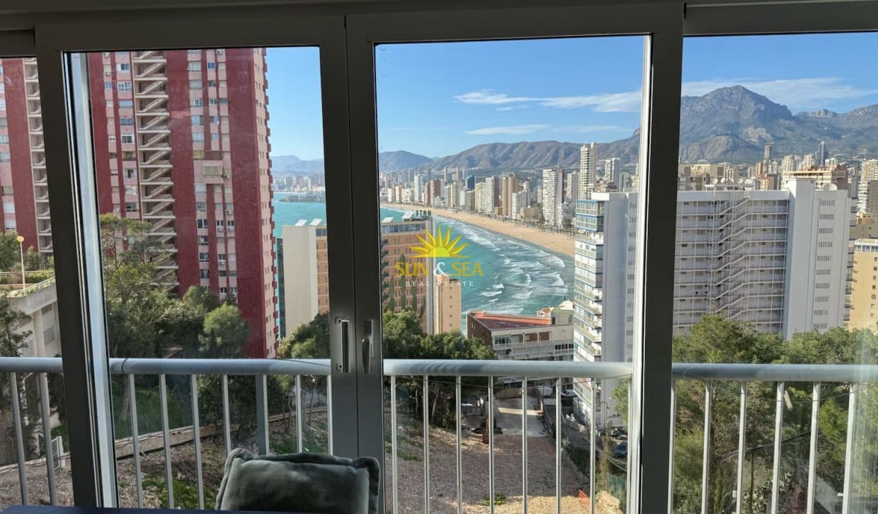 1 soveværelse Lejlighed til leje i Benidorm - € 1.200 (Ref: 10079037)