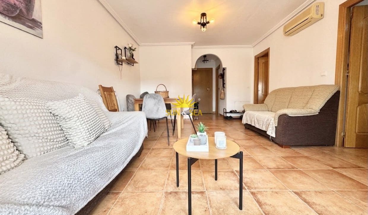 2 soveværelse Lejlighed til leje i Torrevieja med swimmingpool - € 800 (Ref: 10079038)