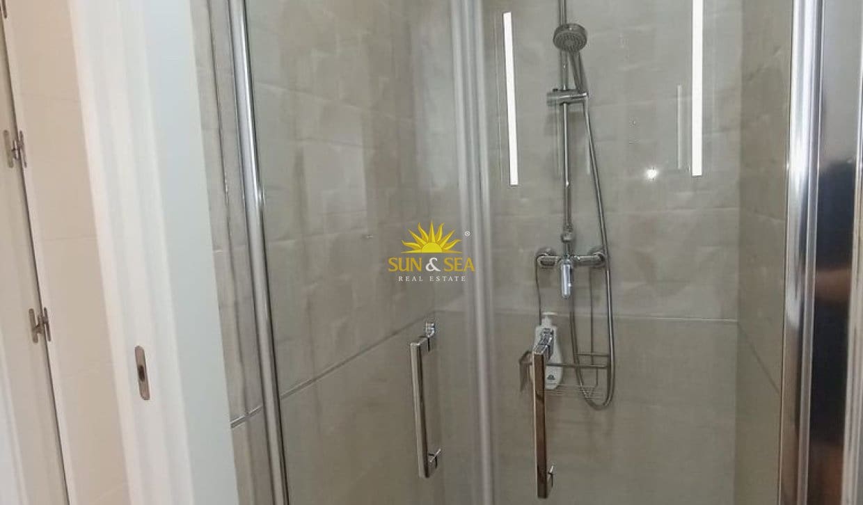 2 sovrum Lägenhet att hyra i Finestrat med pool - 1 600 € (Ref: 10079813)