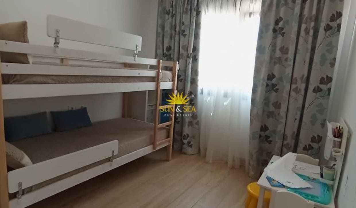 2 sovrum Lägenhet att hyra i Finestrat med pool - 1 600 € (Ref: 10079813)