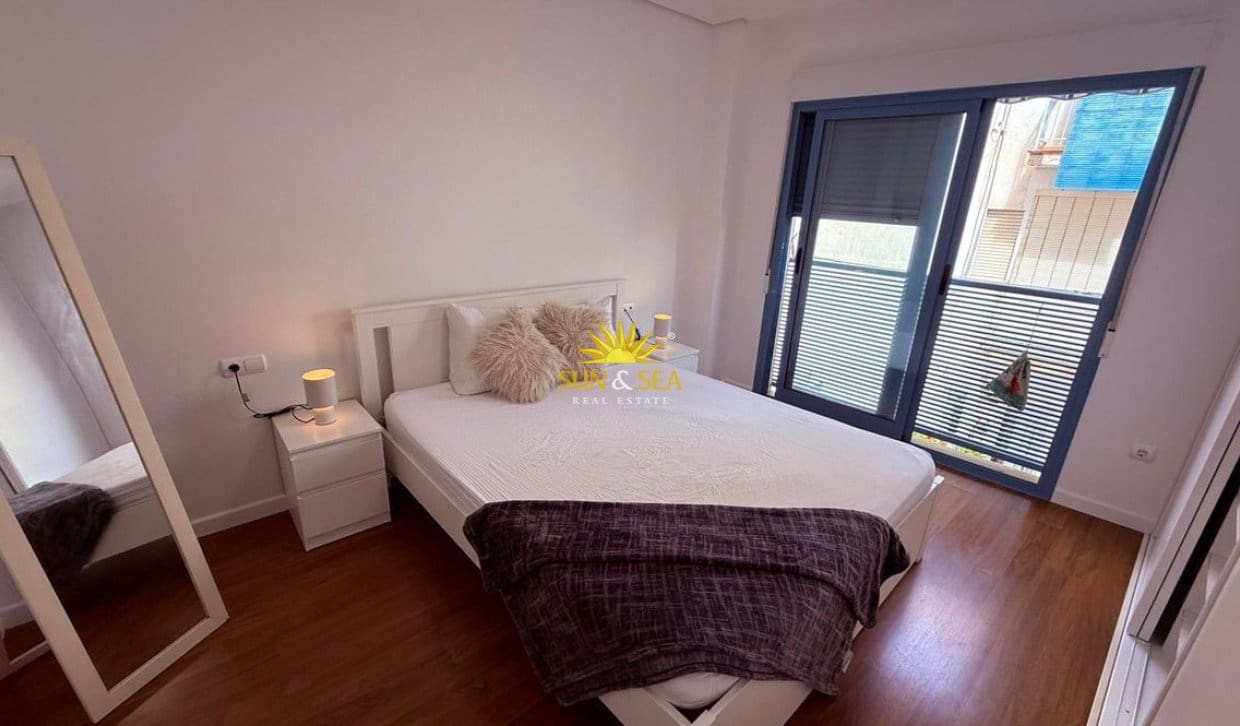 1 sypialnia Apartament do wynajęcia w Benidorm z garażem - 1 300 € (Ref: 10079814)
