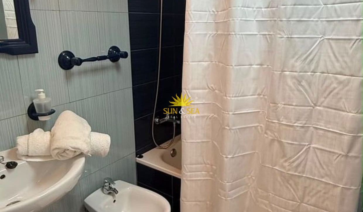 1 sypialnia Apartament do wynajęcia w Benidorm z garażem - 1 300 € (Ref: 10079814)