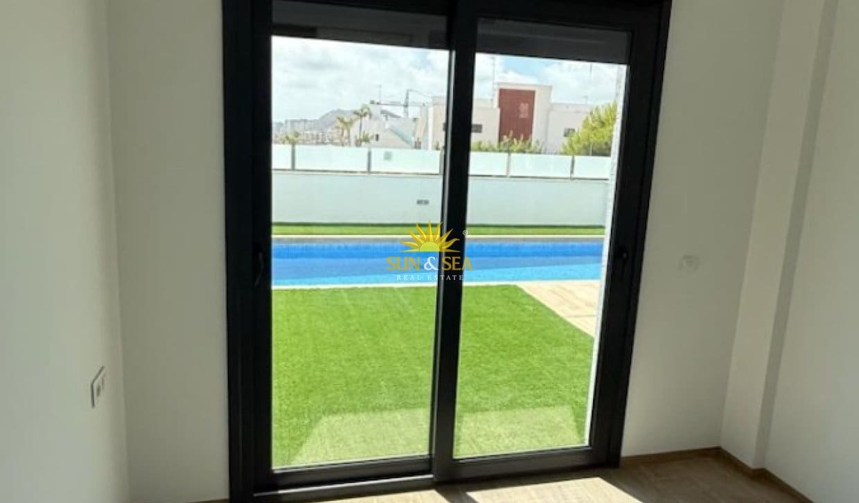 2 sovrum Lägenhet att hyra i Finestrat med pool - 1 700 € (Ref: 10079815)