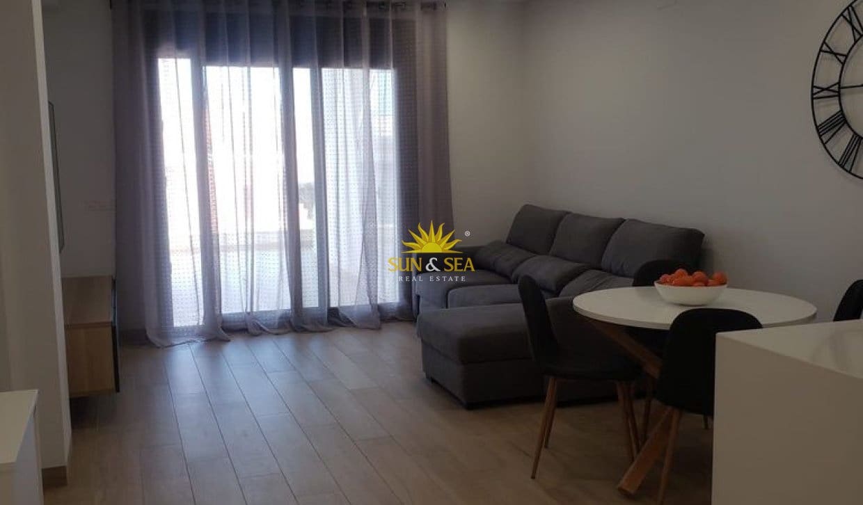 2 sovrum Lägenhet att hyra i Finestrat med pool garage - 1 700 € (Ref: 10079816)