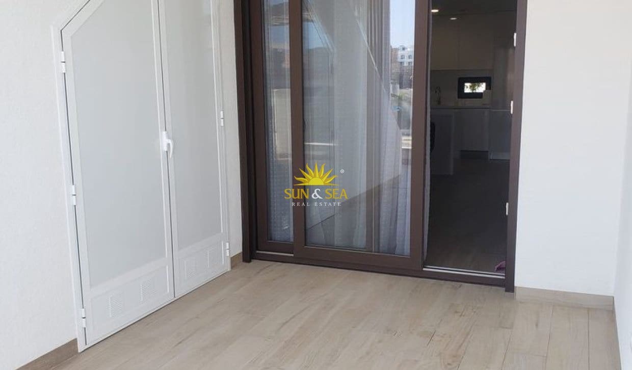 2 sovrum Lägenhet att hyra i Finestrat med pool garage - 1 700 € (Ref: 10079816)