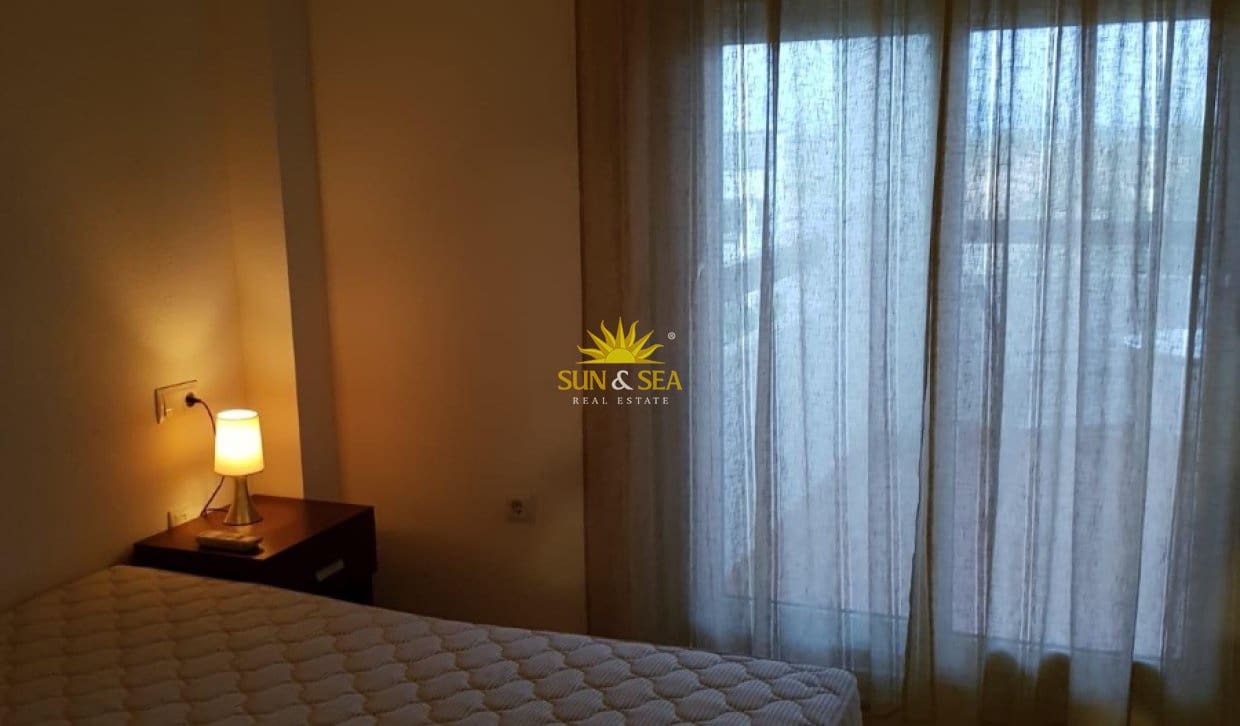 2 slaapkamer Appartement te huur in Roldan met zwembad garage - € 750 (Ref: 10079964)