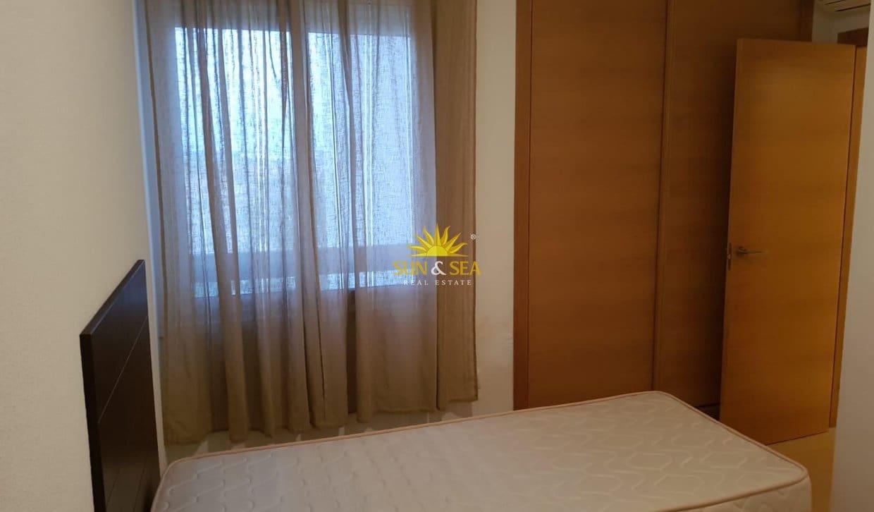 2 slaapkamer Appartement te huur in Roldan met zwembad garage - € 750 (Ref: 10079964)