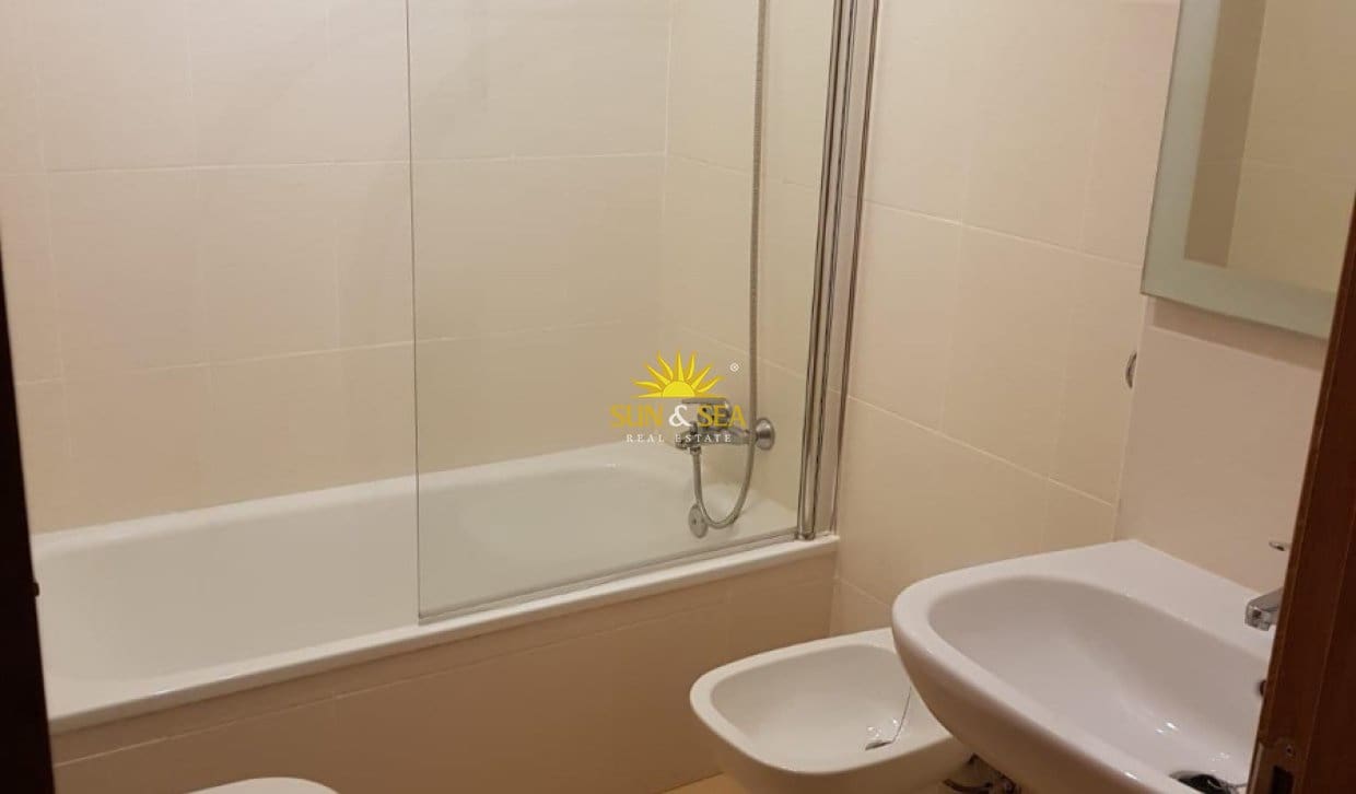 2 slaapkamer Appartement te huur in Roldan met zwembad garage - € 750 (Ref: 10079964)