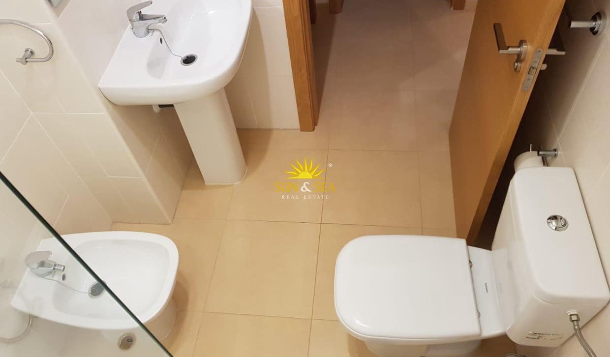 2 slaapkamer Appartement te huur in Roldan met zwembad garage - € 750 (Ref: 10079964)