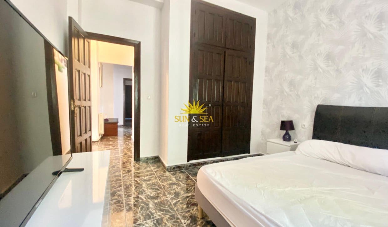 5 bedroom Villa for holiday rental in Cala de Finestrat with pool garage - € 2,250 (Ref: 10079965)