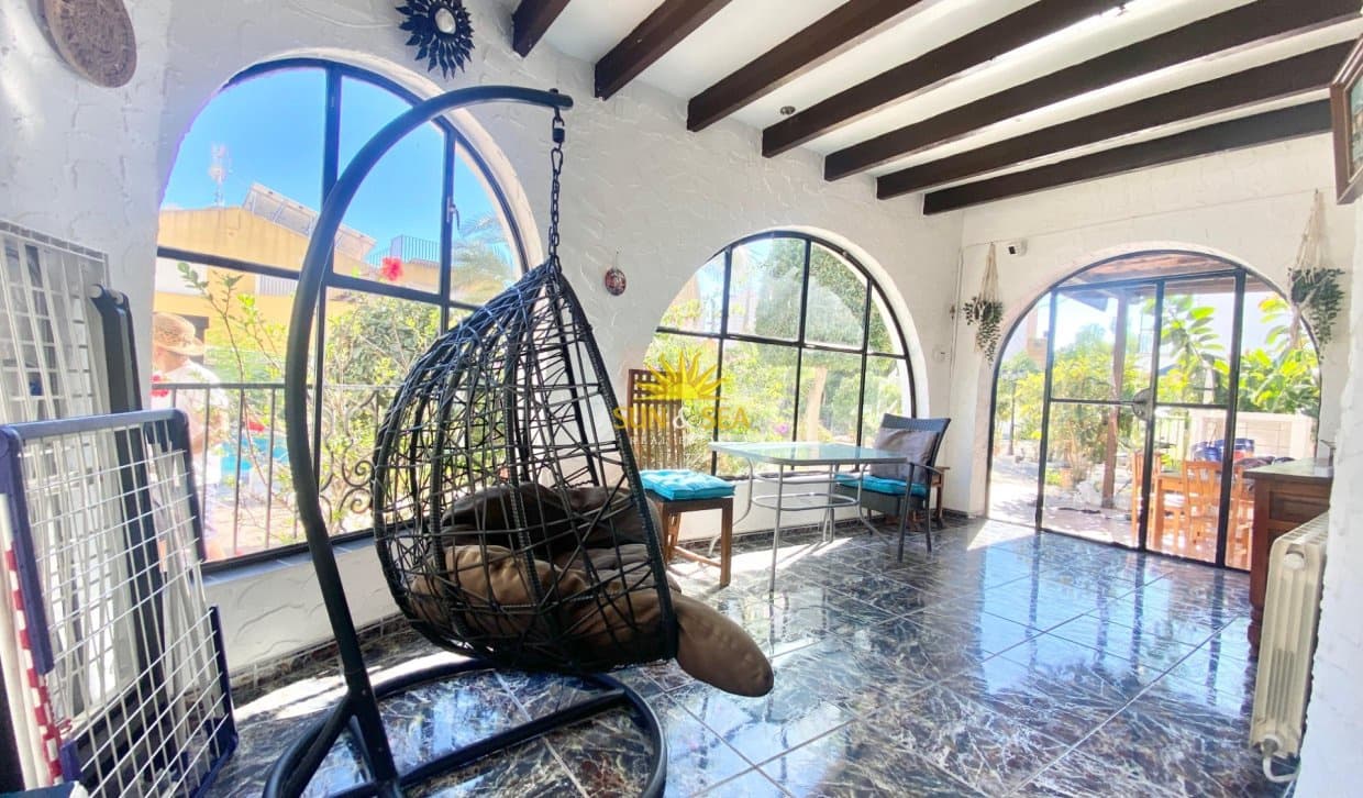 5 bedroom Villa for holiday rental in Cala de Finestrat with pool garage - € 2,250 (Ref: 10079965)