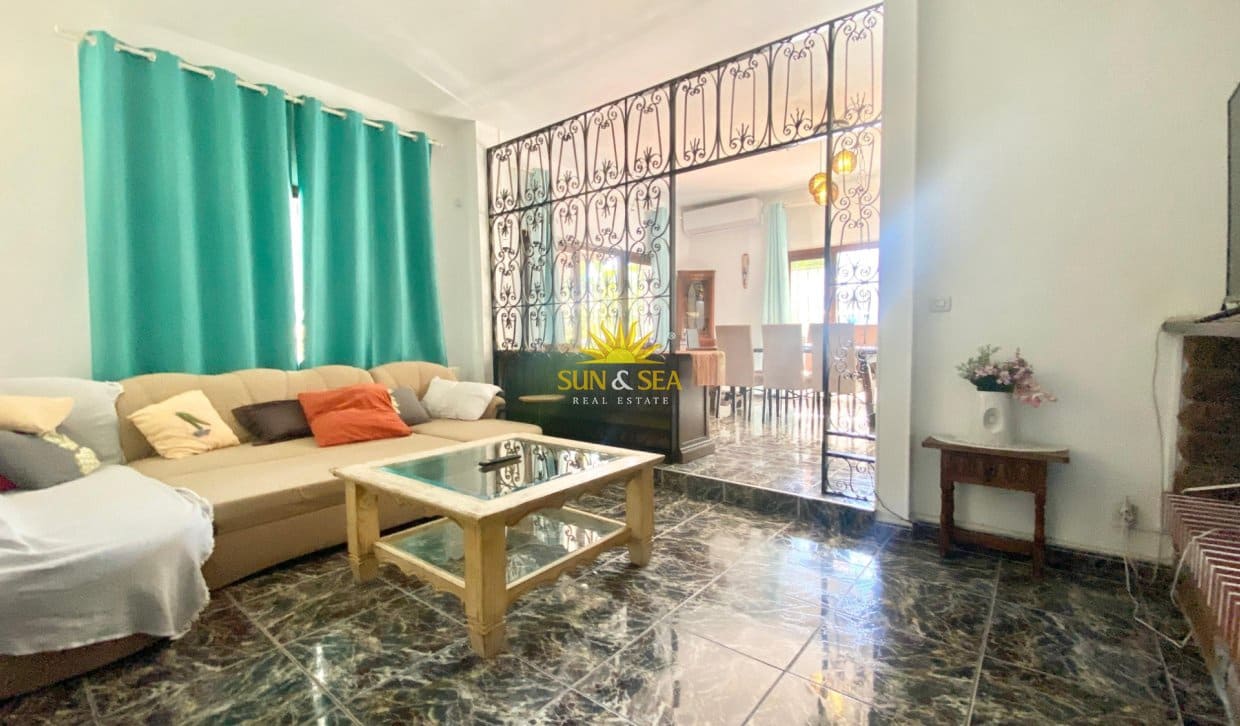 5 bedroom Villa for holiday rental in Cala de Finestrat with pool garage - € 2,250 (Ref: 10079965)