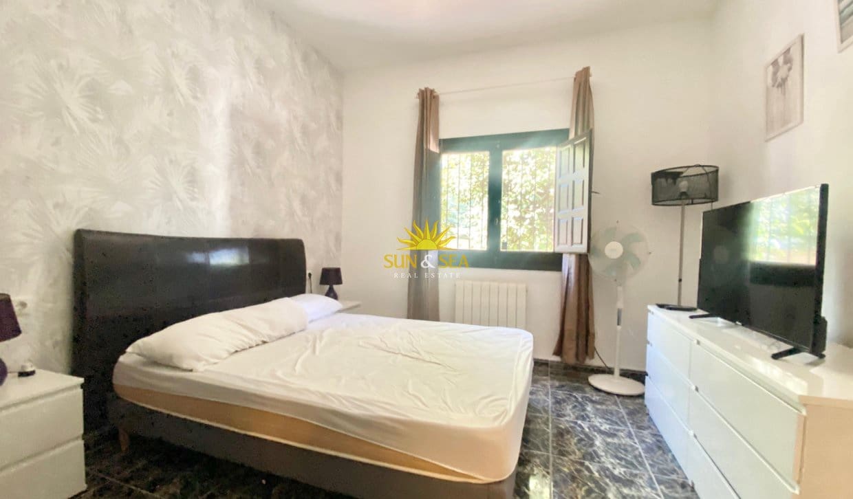 5 bedroom Villa for holiday rental in Cala de Finestrat with pool garage - € 2,250 (Ref: 10079965)