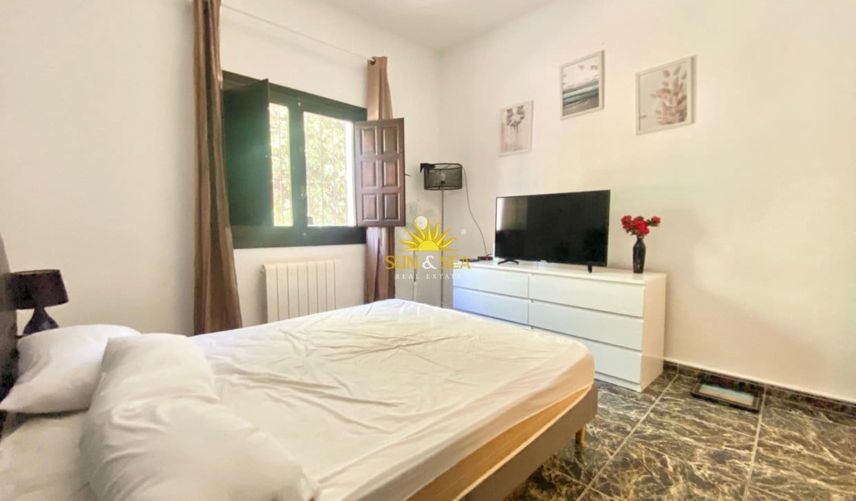 5 bedroom Villa for holiday rental in Cala de Finestrat with pool garage - € 2,250 (Ref: 10079965)