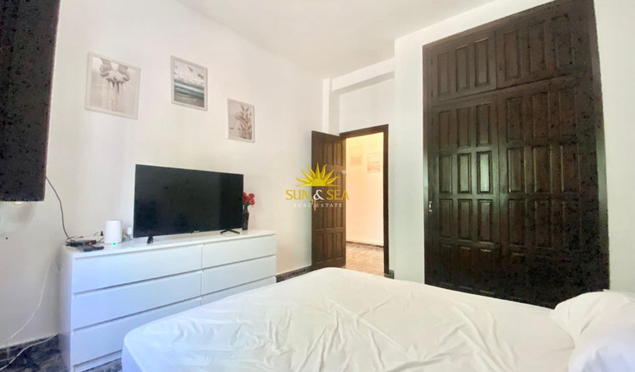 5 bedroom Villa for holiday rental in Cala de Finestrat with pool garage - € 2,250 (Ref: 10079965)
