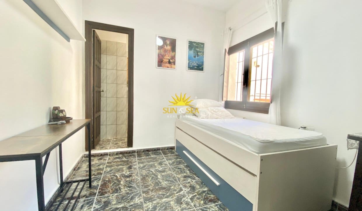 5 bedroom Villa for holiday rental in Cala de Finestrat with pool garage - € 2,250 (Ref: 10079965)